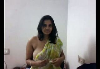 Here Is My Indian Cougar gf And Her Majestic Udders