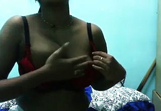 Desi MILF love to play With her lactating Tits