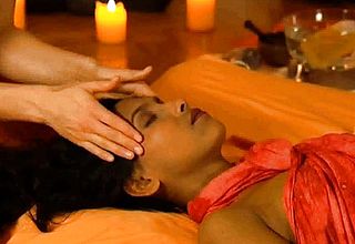 How To Make A Woman Relax With Massage