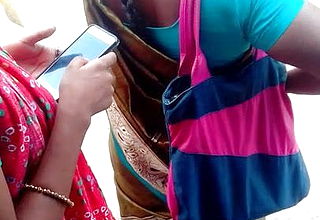 Tamil Youthful Dame Molten look In busstop (hot closeup)